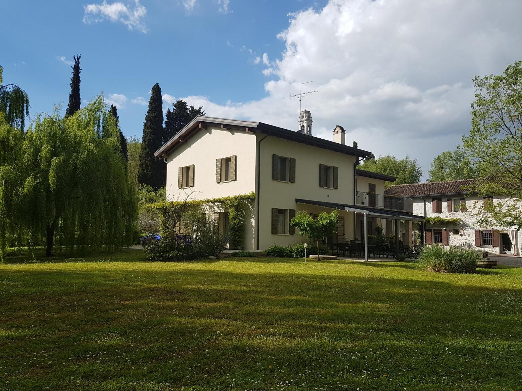 L'Isolo B&B E Case Vacanza Monzambano Extérieur photo