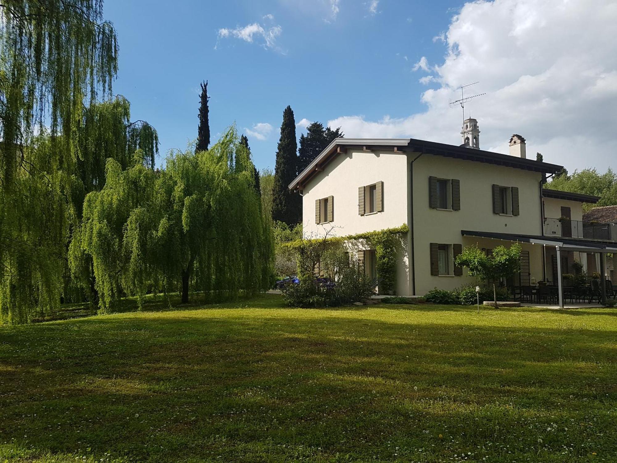 L'Isolo B&B E Case Vacanza Monzambano Extérieur photo