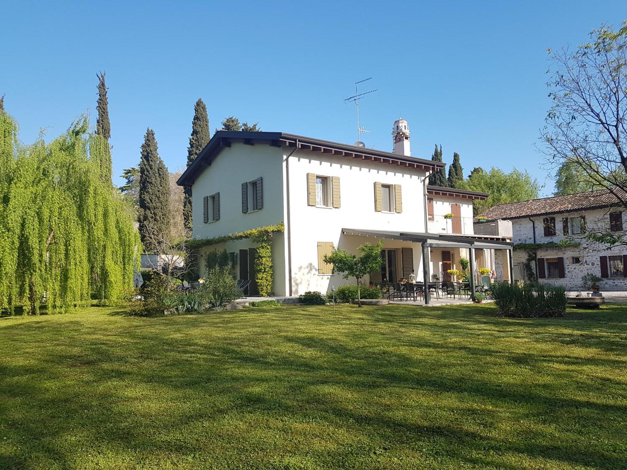 L'Isolo B&B E Case Vacanza Monzambano Extérieur photo