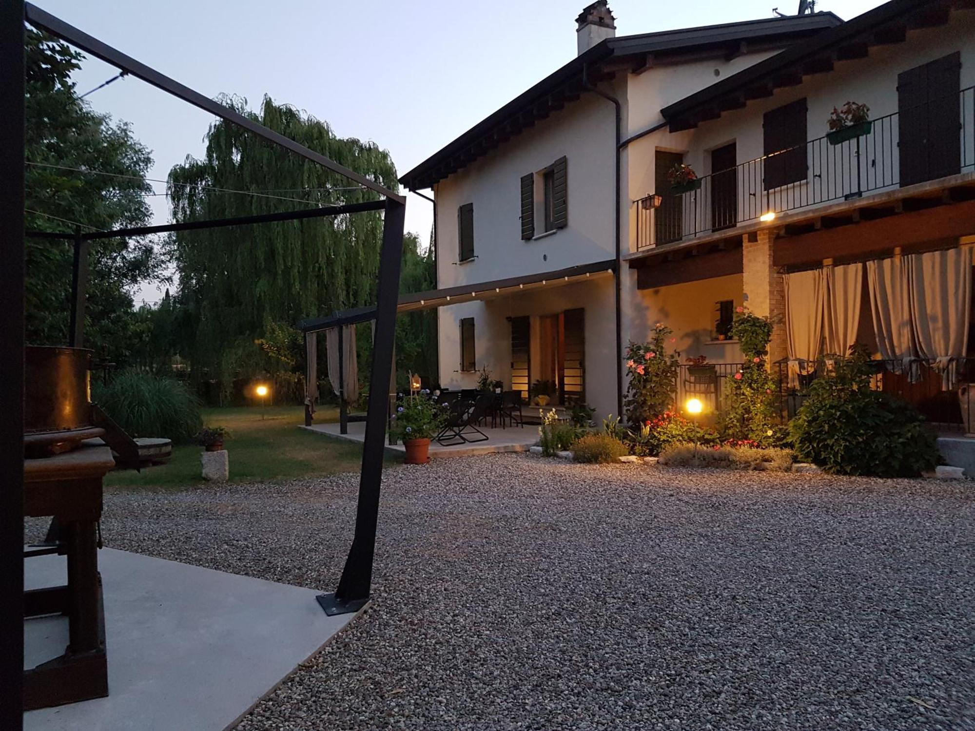 L'Isolo B&B E Case Vacanza Monzambano Extérieur photo