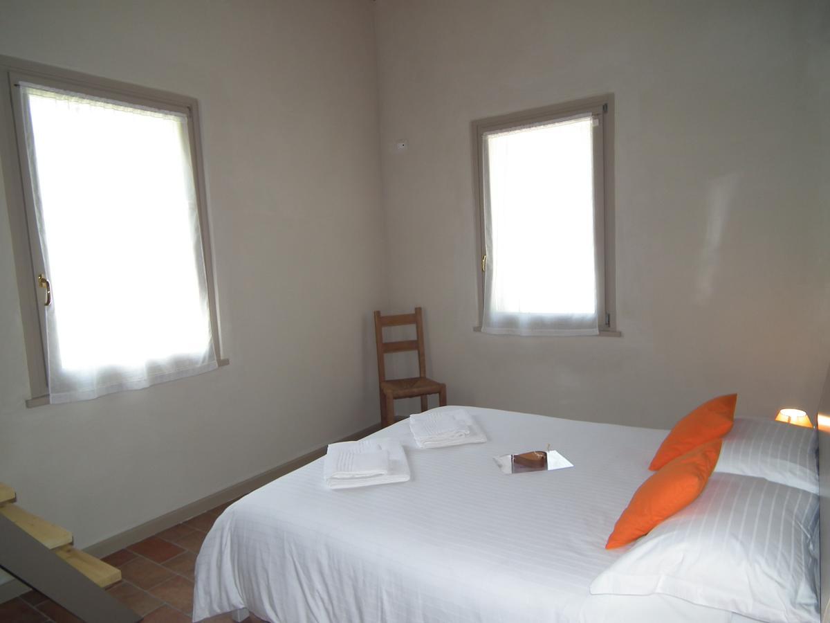 L'Isolo B&B E Case Vacanza Monzambano Extérieur photo